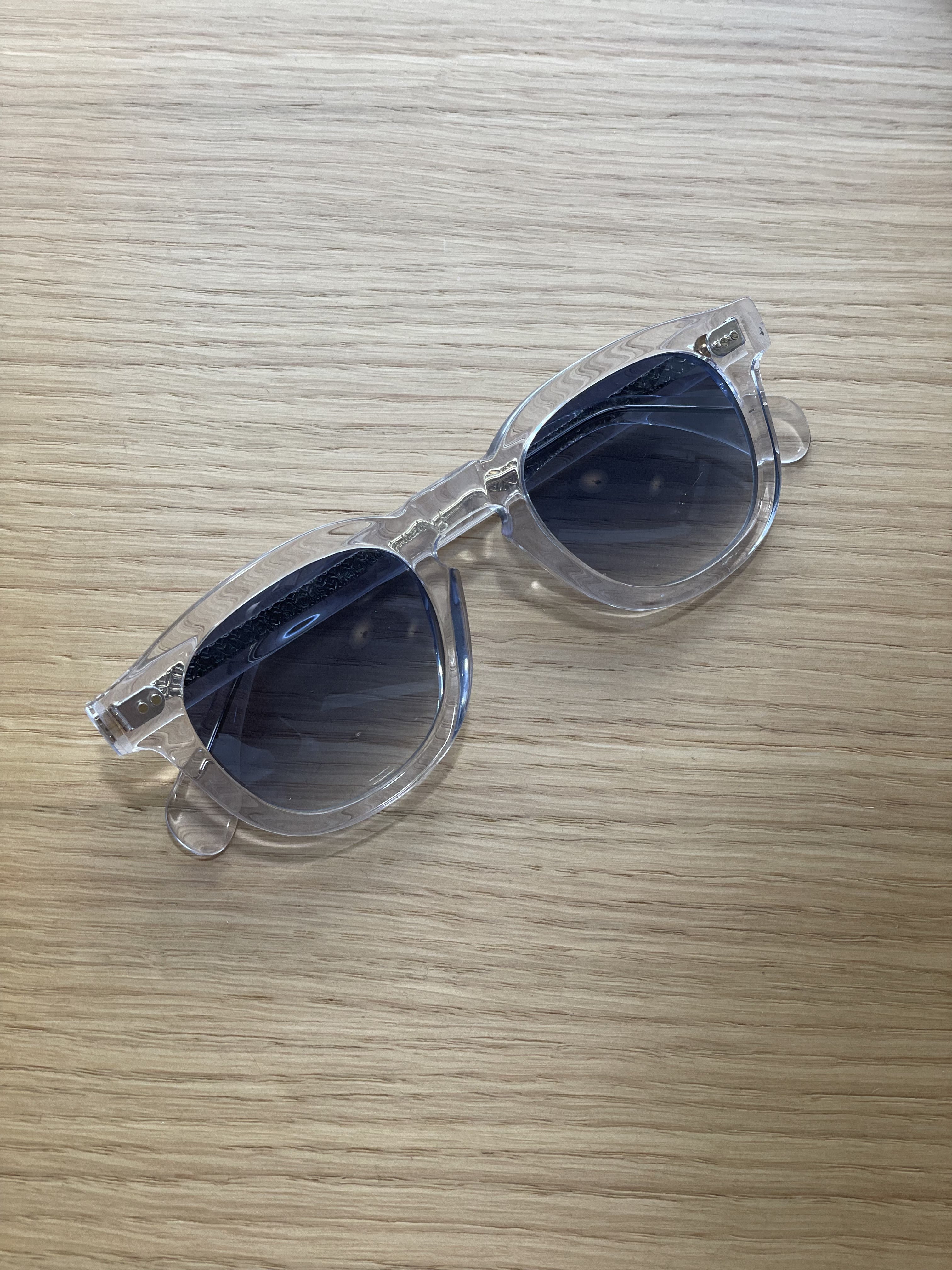 SUNGLASSES - LMTD - TRANSPARENT BLUE